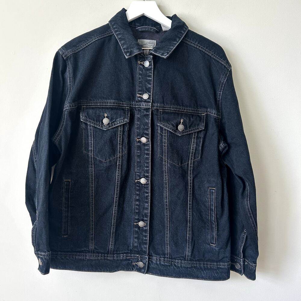 Universal Thread Relaxed Trucker Denim Jacket Size M NWT Button Field Barn Coat
